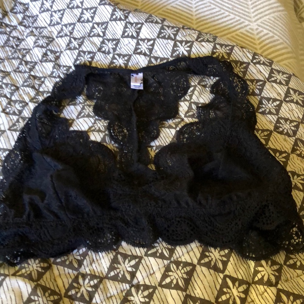 Stretchy lace  bralette